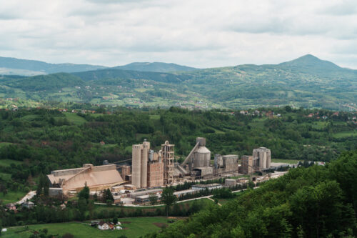 Σερβία - εργοστάσιο παραγωγής κλίνκερ-τσιμέντου Kosjeric